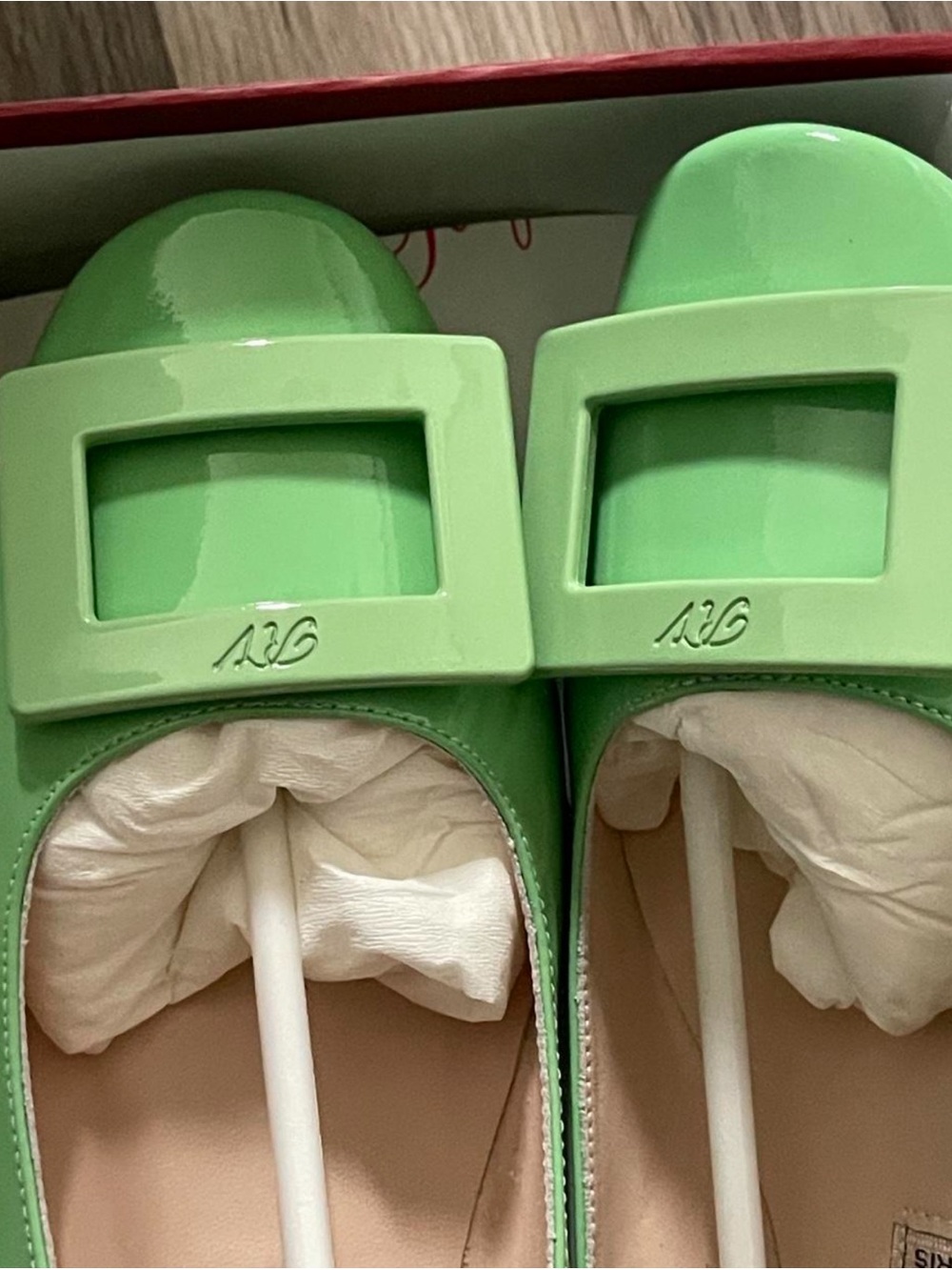 Roger Vivier Glossy Mint Green Patent Buckle Ballet Flats - Picture 6 of 6